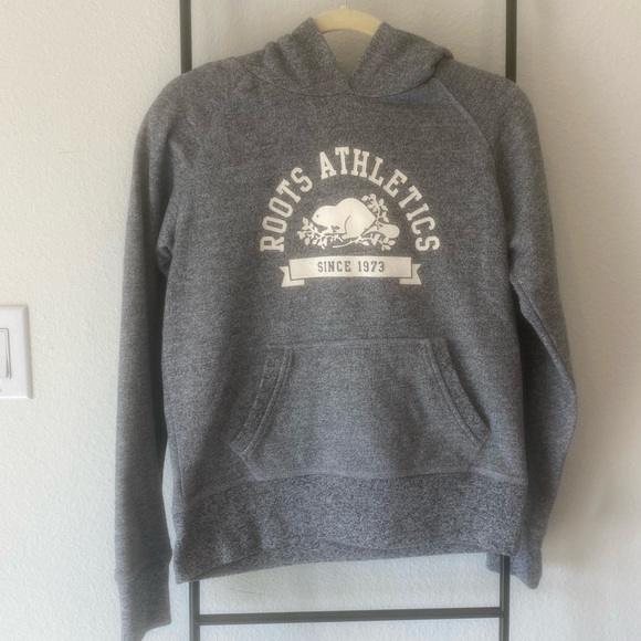 Heather Grey Roots hoodie w/ front pocket - Size M - Picture 3 of 14